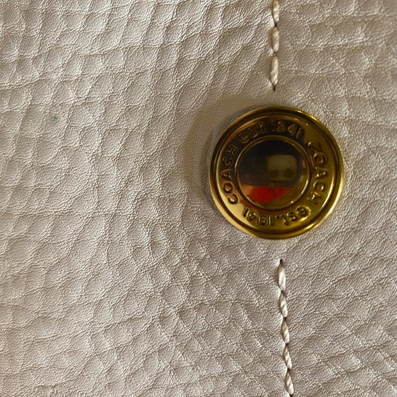 Pebbled Leather Coach Bag. - Picture 2 of 10